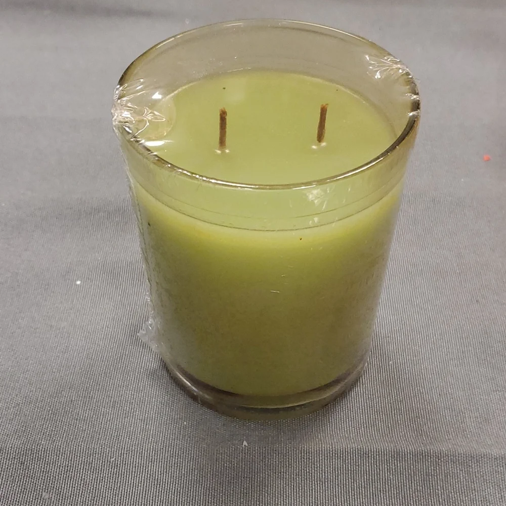 LUSCIOUS VANILLA LIME 10 oz two wick‎ Gold Canyon candle